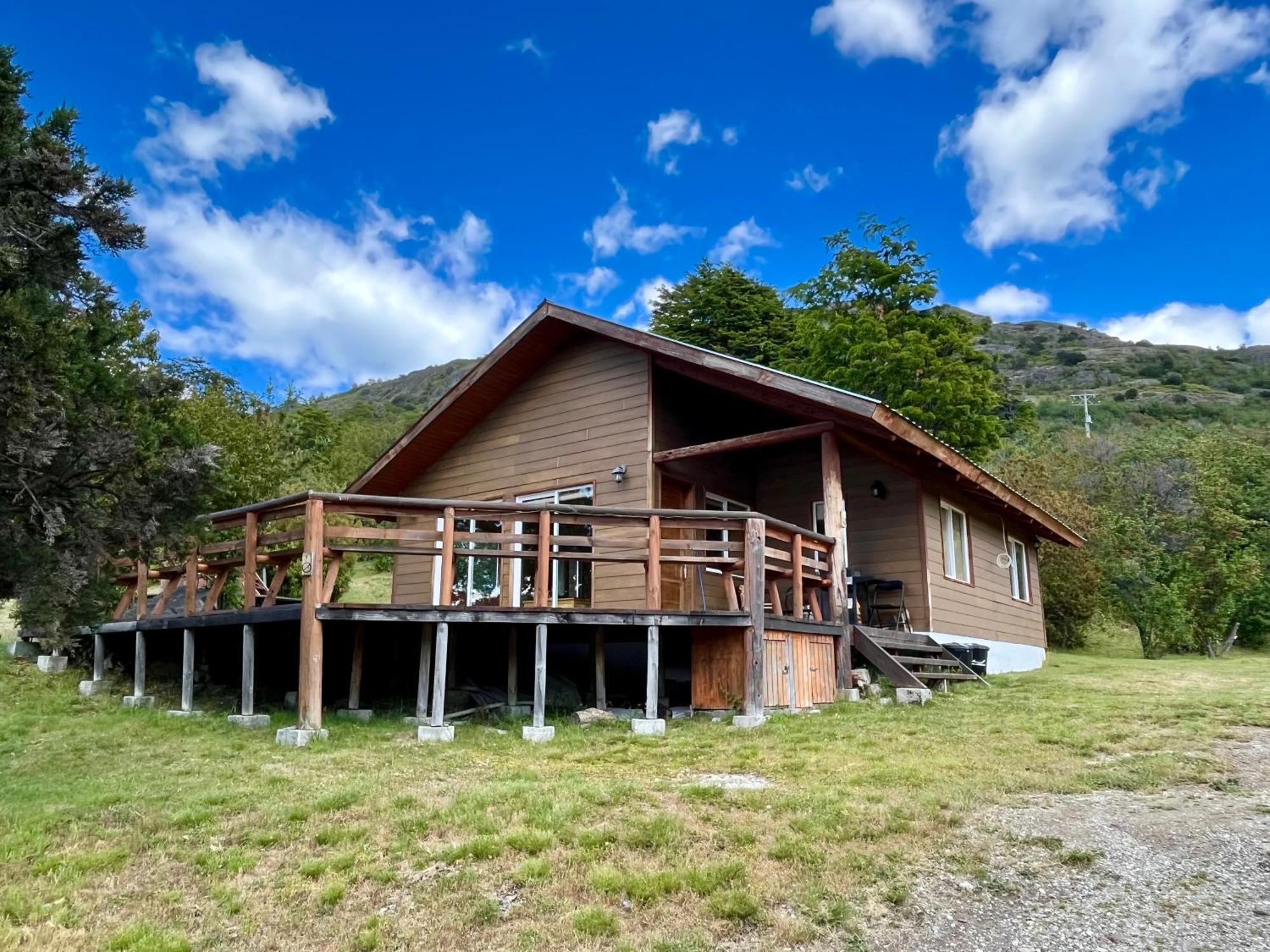 Patagonia 47G Hotel Aldana Exterior photo